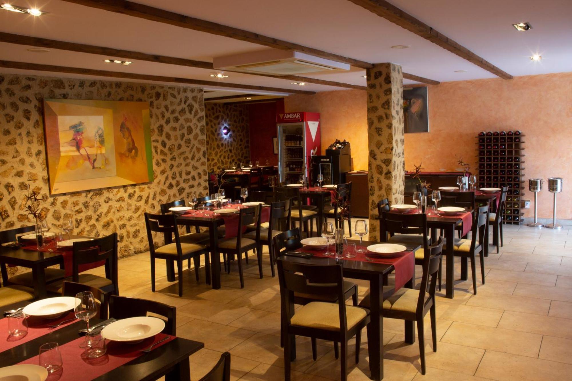 Hostal Bavieca Мединасели Екстериор снимка