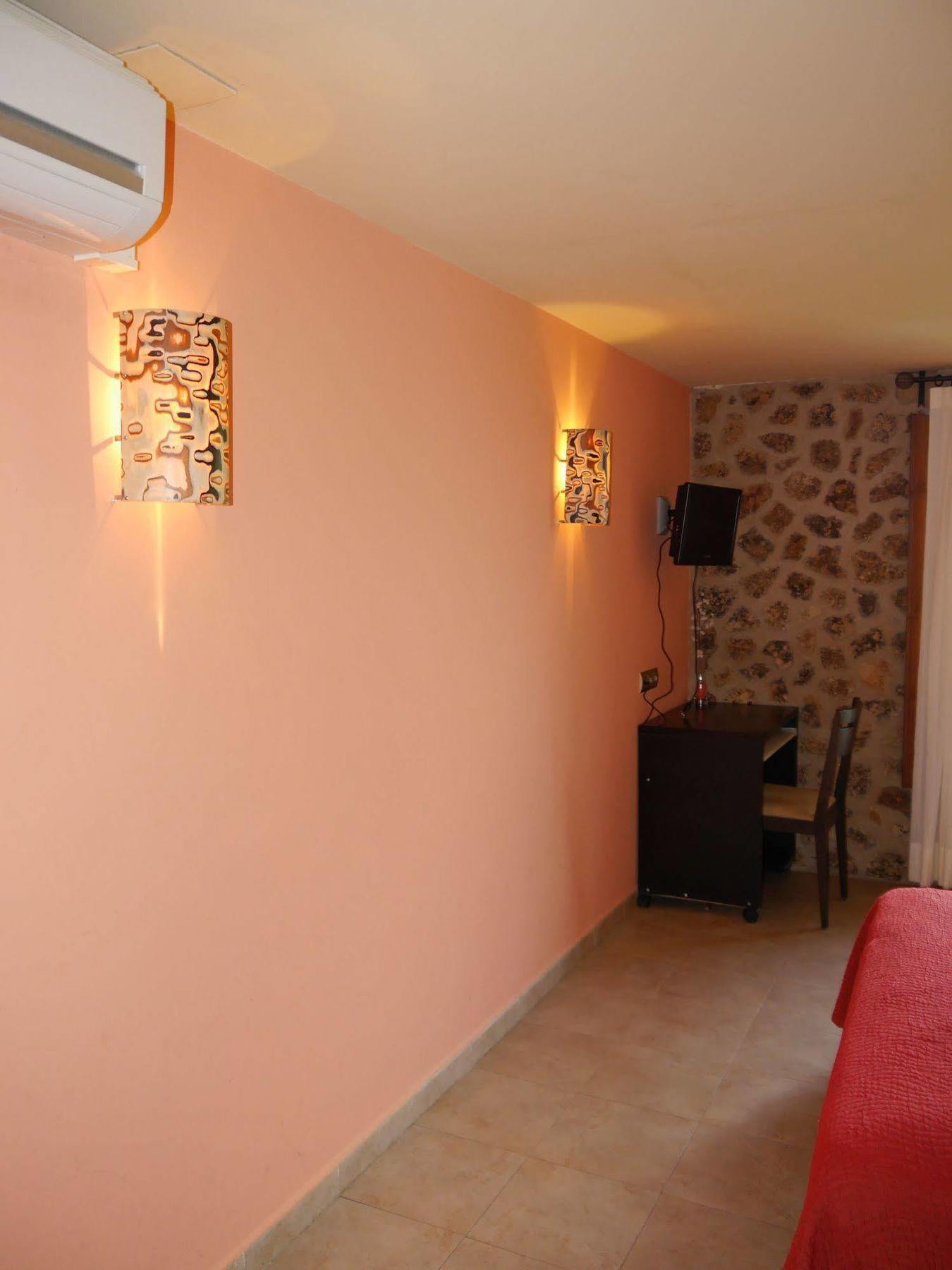 Hostal Bavieca Мединасели Екстериор снимка